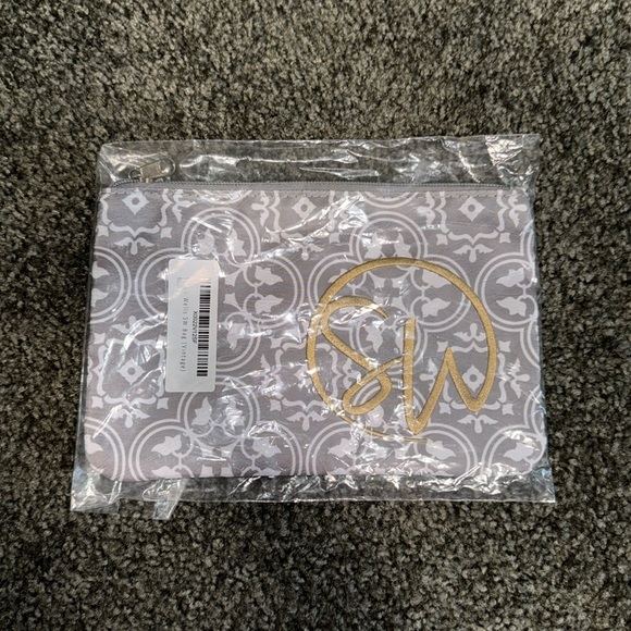 Sarah Wells Swag Bag - Picture 1 of 1